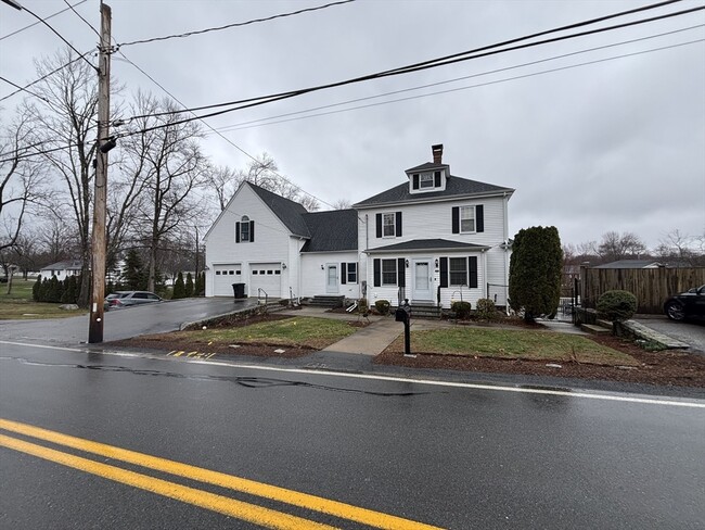 Building Photo - 276 Bullard St