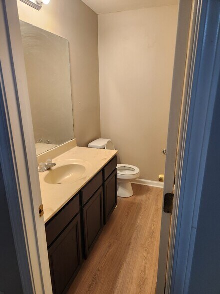 Master Bath - 6354 Shannon Pky