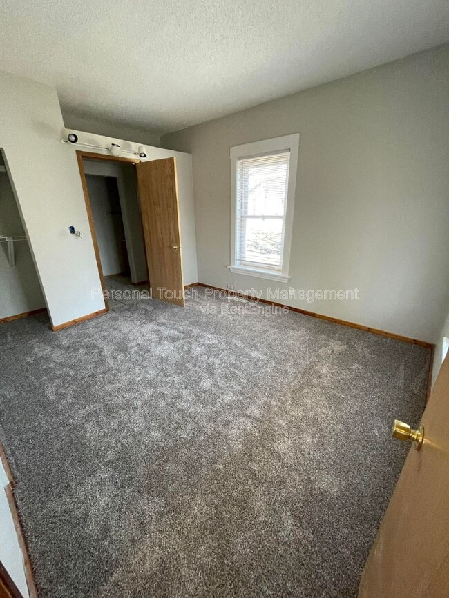 Building Photo - 1705 11th Ave N