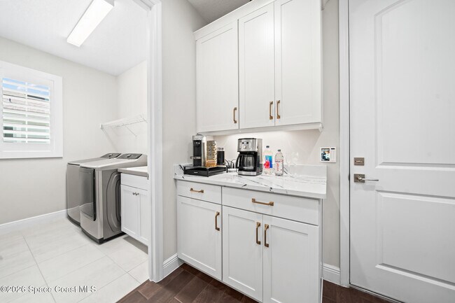 Building Photo - 2258 Pangea Cir