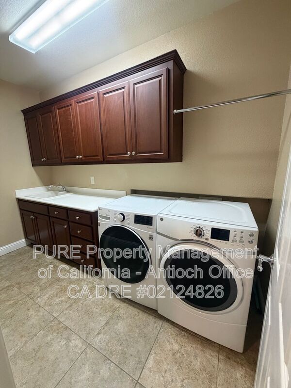Building Photo - 80 Bottlebrush Ct