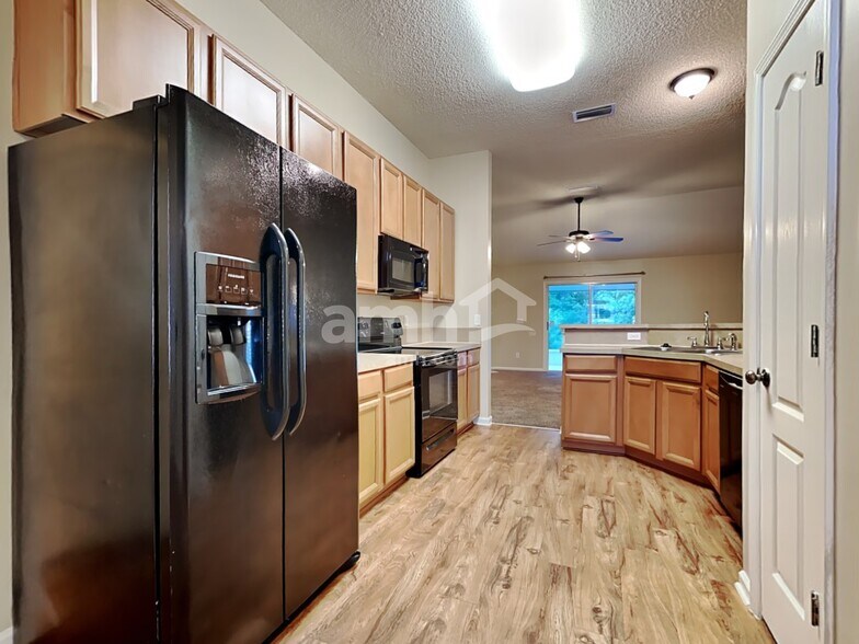 Building Photo - 6521 Skyler Jean Dr