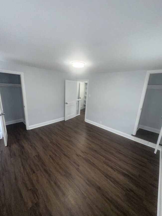 Building Photo - 2500 S 57th St