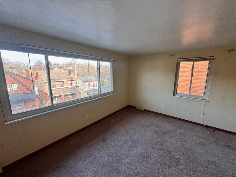 Building Photo - 213 Frankfort Ave