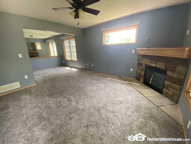 Building Photo - 2100 Meadow Chase Ln