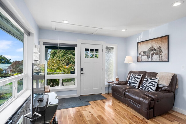 Building Photo - 5257 37th Ave SW