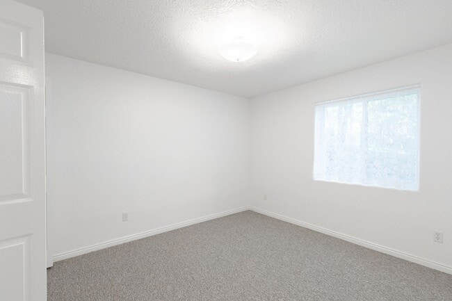 Building Photo - Serene 3 Bedroom, 2 Bathroom Home in Pine ...