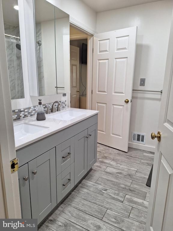 Building Photo - 13010 Abner Ave