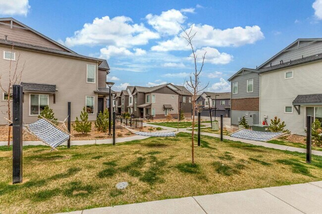 Building Photo - Castle pines 3 bed / 3 bath townhome for rent