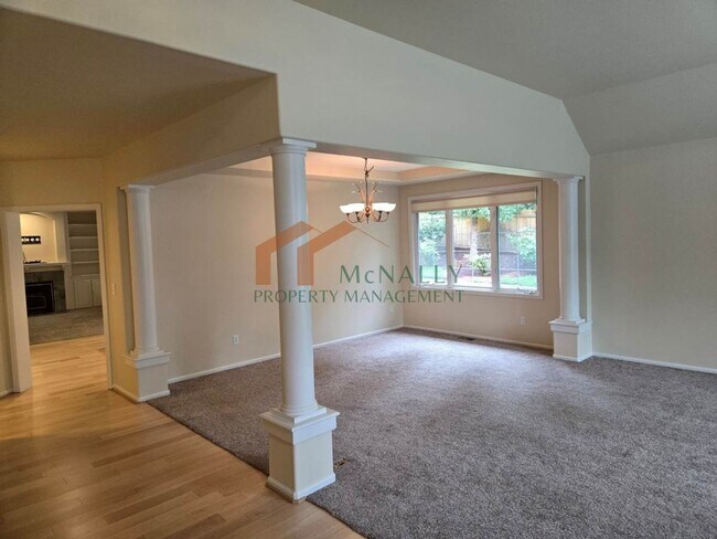 Building Photo - Spacious 3-Bedroom Home in the Gated Bridge Estate Community