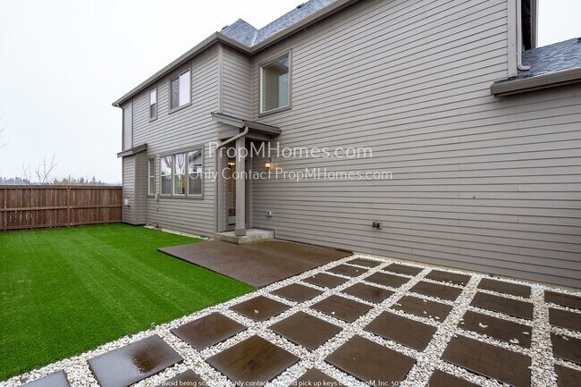 Building Photo - Four Bedrooms of Pure Bliss: Welcome to Yo...