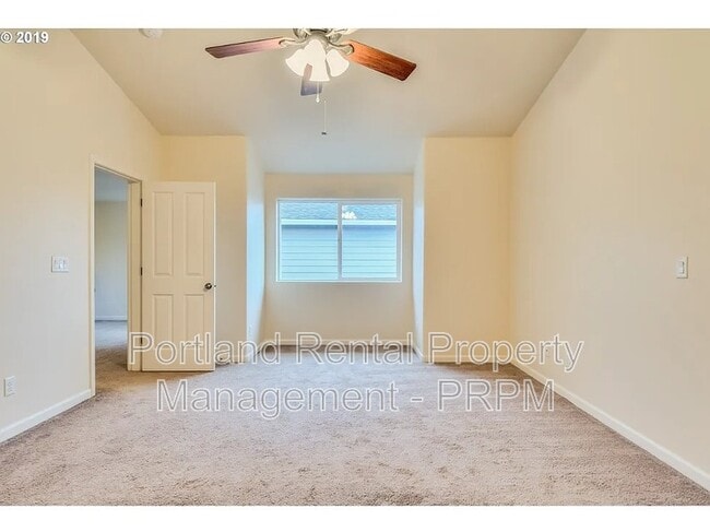 Building Photo - 5113 SE Lone Oak St