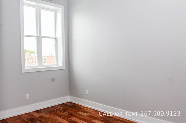 Building Photo - 1025 E Montgomery Ave