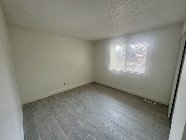 Building Photo - 12191 E Florida Dr