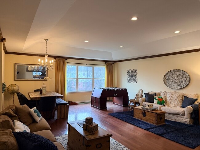 Building Photo - 1804 Crenshaw Cir