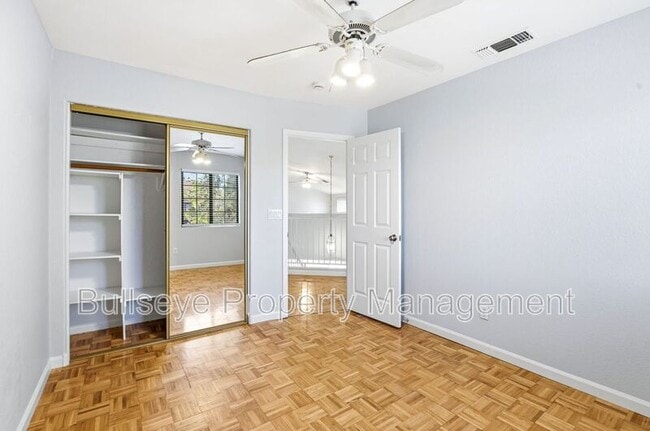 Building Photo - 4566 W Shannon St