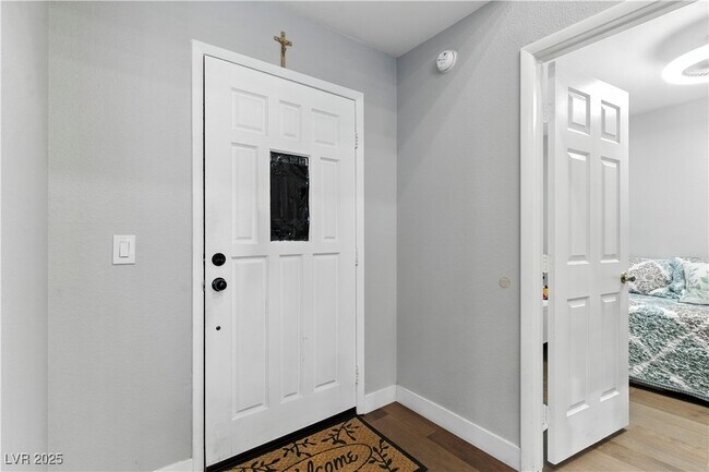 Building Photo - 3280 Dayflower St