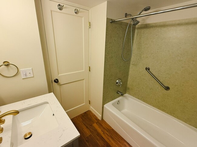 Building Photo - STEPS to Green Lake! 3BR Tudor Home w/ Lan...