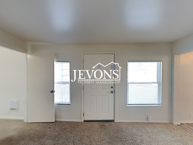 Building Photo - Pet-Friendly 3-Bedroom Home in Naches with Easy Access to Hwy 12