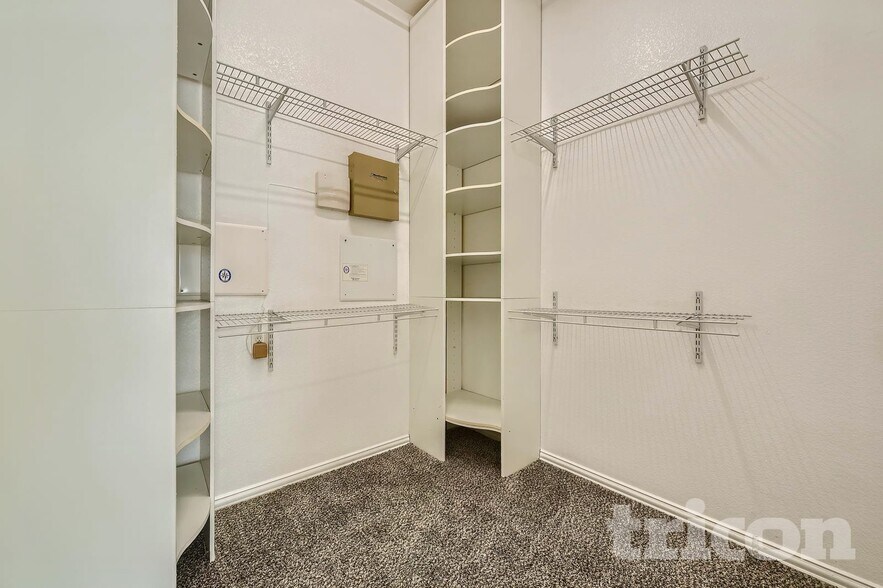 Building Photo - 2615 Hardwood Trail