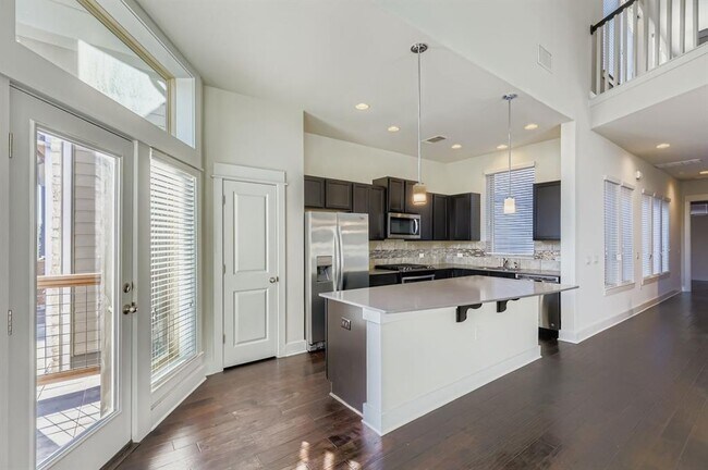 Building Photo - 12518 Red Sparrow St