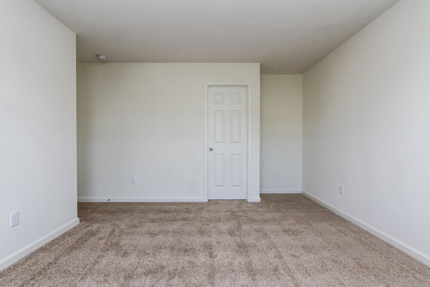 Building Photo - 8104 Grove Berry Way