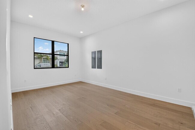 Building Photo - 9724 Juniper Bay Ave