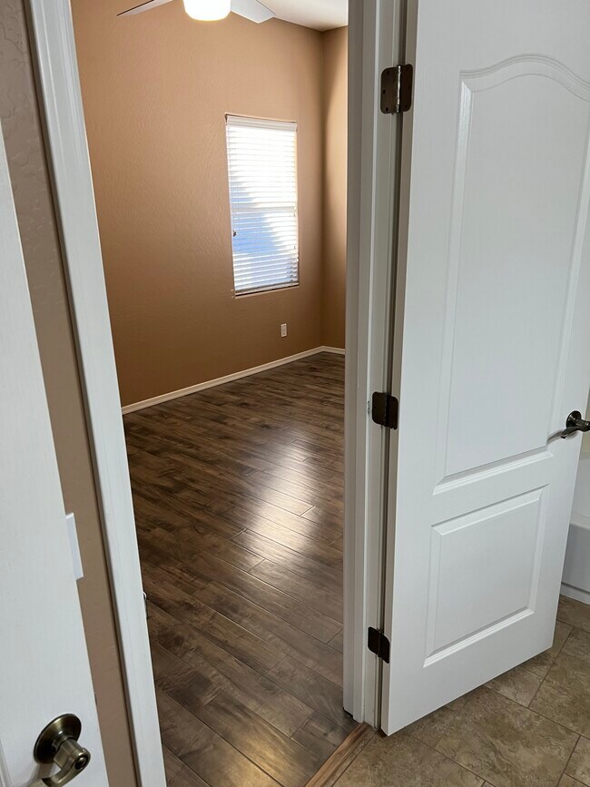 Building Photo - 25 S Quinn Cir