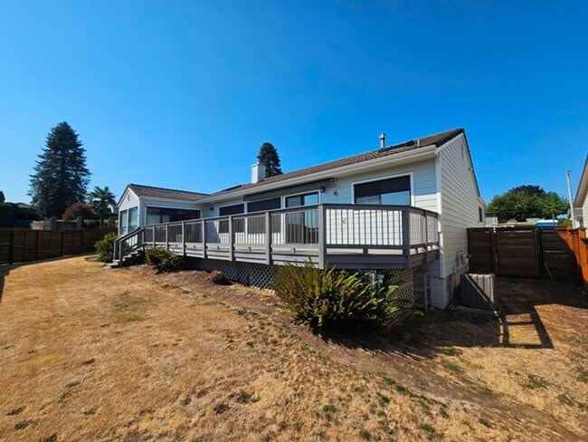 Building Photo - 3Bd/2Ba Single Story Home-For viewing!