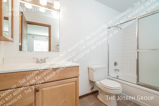 Building Photo - 5844 NE 75th St