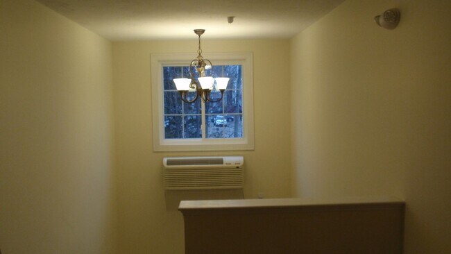 Building Photo - 20 W Rosseter St