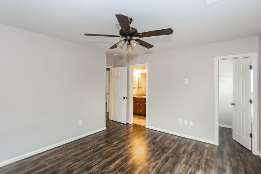 Building Photo - 3620 Luton Ct