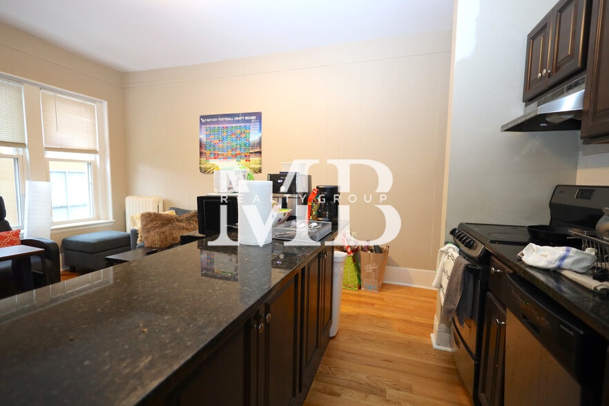 Building Photo - 15 Aberdeen St