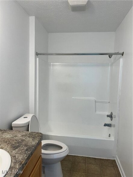 Building Photo - 3164 E 130th St