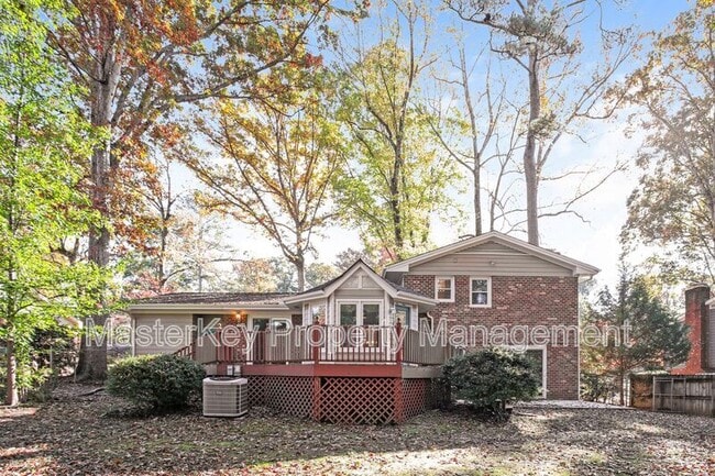 Building Photo - 916 Tanglewood Dr