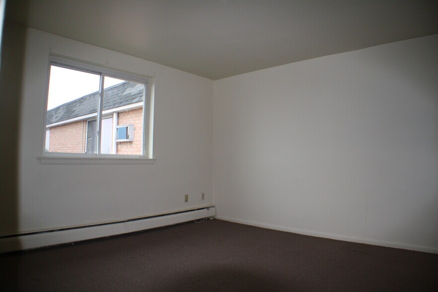 Building Photo - 104 S Franklin St