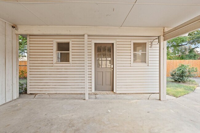Building Photo - Gorman Dr