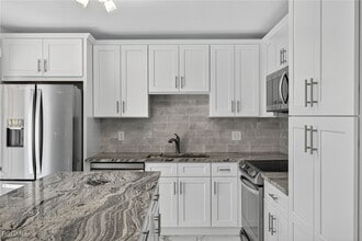 Building Photo - 12350 Woodrose Ct