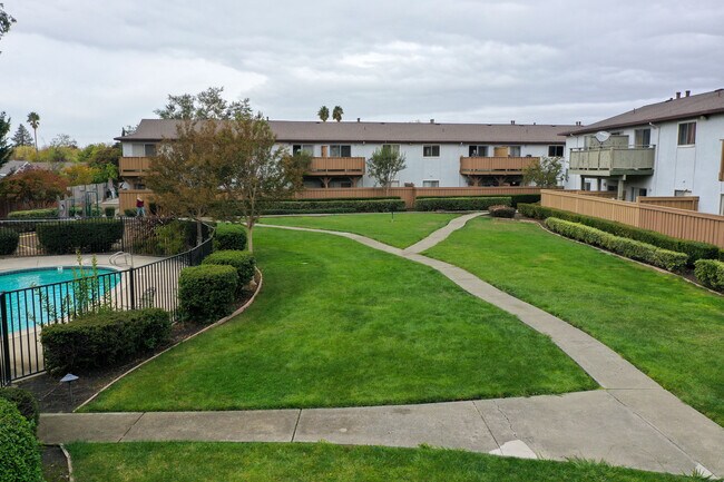 Building Photo - 300 American Canyon Rd