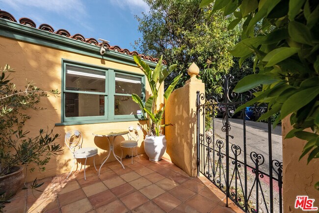 Building Photo - 7445 Palo Vista Dr