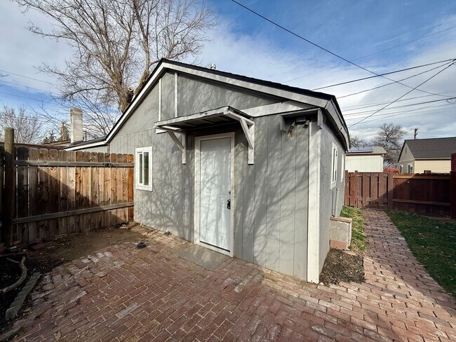 Building Photo - YOU DON'T WANT TO MISS THIS HOME THAT IS WALKING DISTANCE FROM DOWNTOWN REDMOND!!