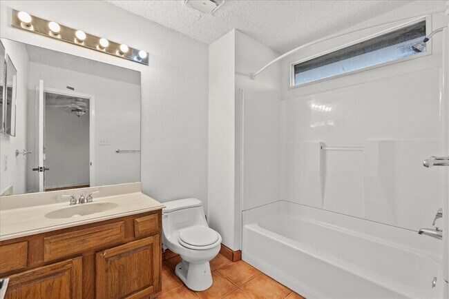 Building Photo - 17 Antilles Ln