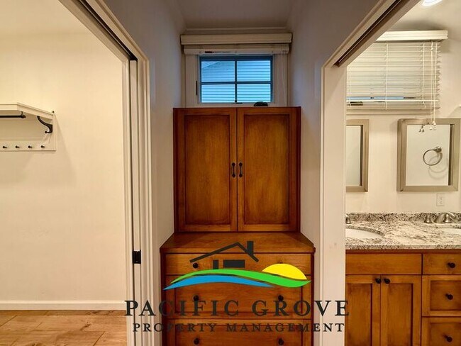 Building Photo - Pacific Grove 2-bedroom , 2 bath. Prime Walk to Town Location!