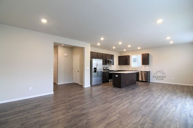 Building Photo - 8043 Ranchland Ln