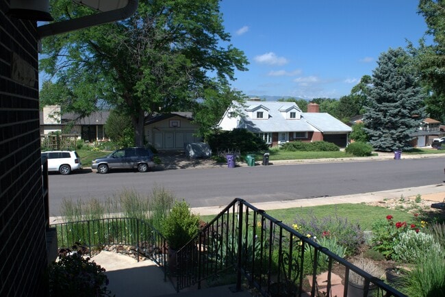 Building Photo - 2744 S Golden Way