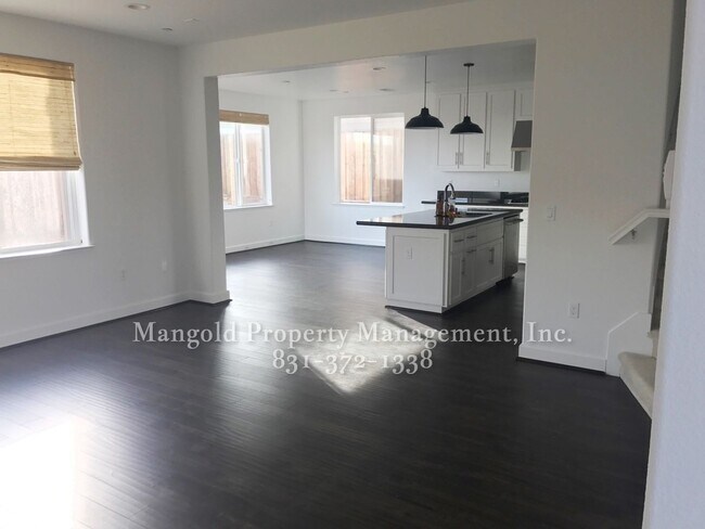 Building Photo - 2726 Bungalow Dr