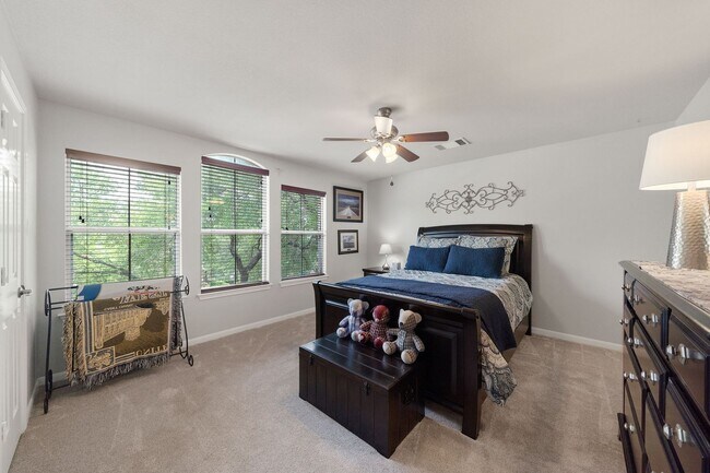 Building Photo - Stunning Home with Pool Now Available in t...