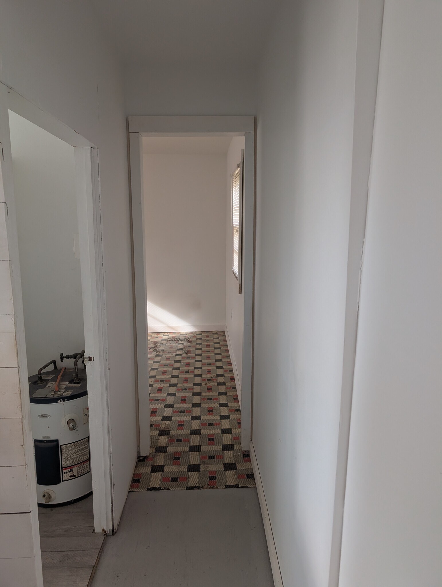 Building Photo - 115 5th St