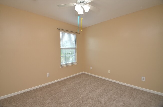 Building Photo - 2911 Meadowglen Cove