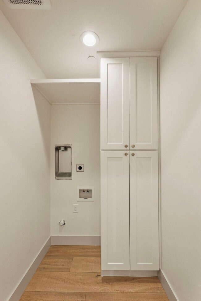 Building Photo - Beautiful 2 bedroom 1 bathroom New Build Close to UC Davis and McGeorge Law School